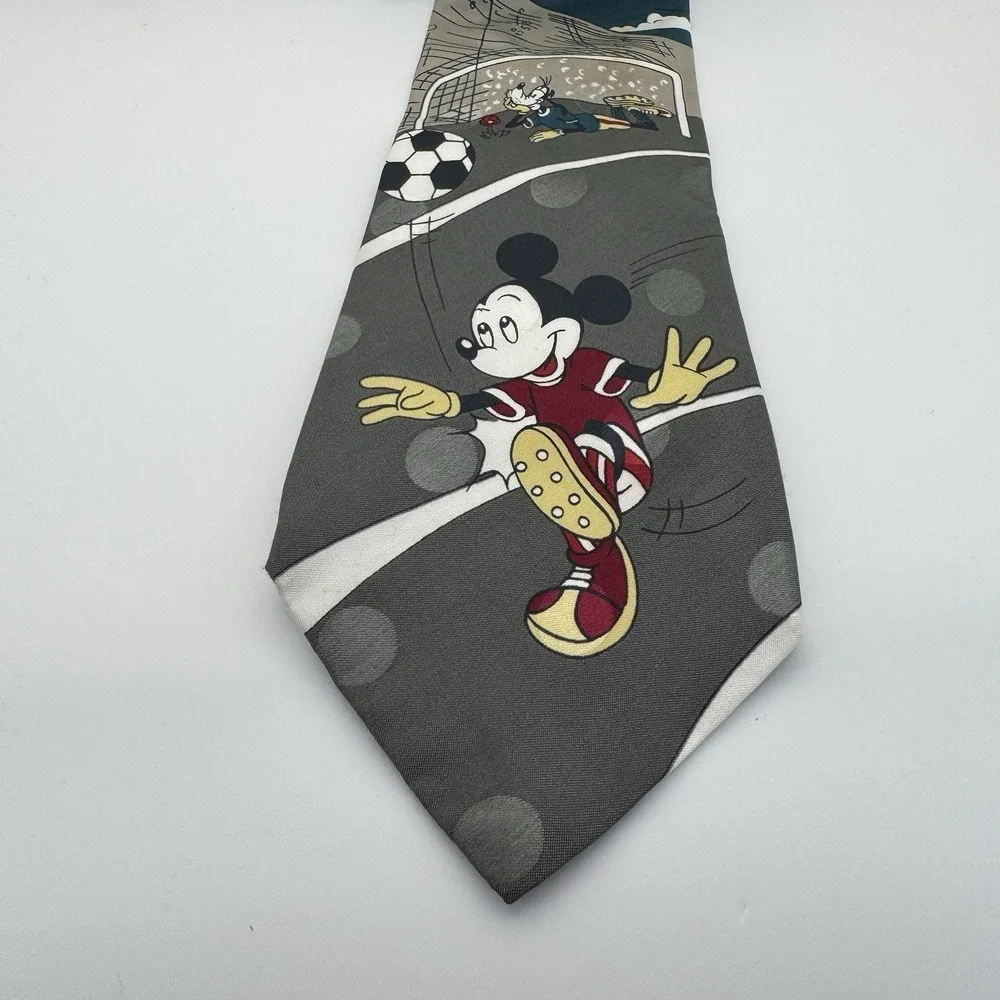 Mickey Mouse Goofy Soccer Disney Novelty‎ Tie Men's Necktie 29 Inches Vintage